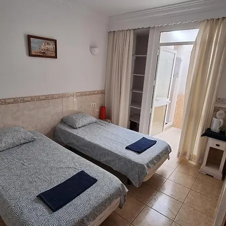 Roberto Guest house